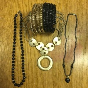 Black and Gold Jewelry Set (4 pieces)